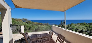 Terrace/patio - Villa Cypress, 180° sea view, large terrace, 8-10 p (Sari-Solenzara)