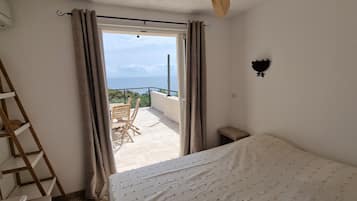 4 habitaciones, tabla de planchar con plancha, wifi y ropa de cama