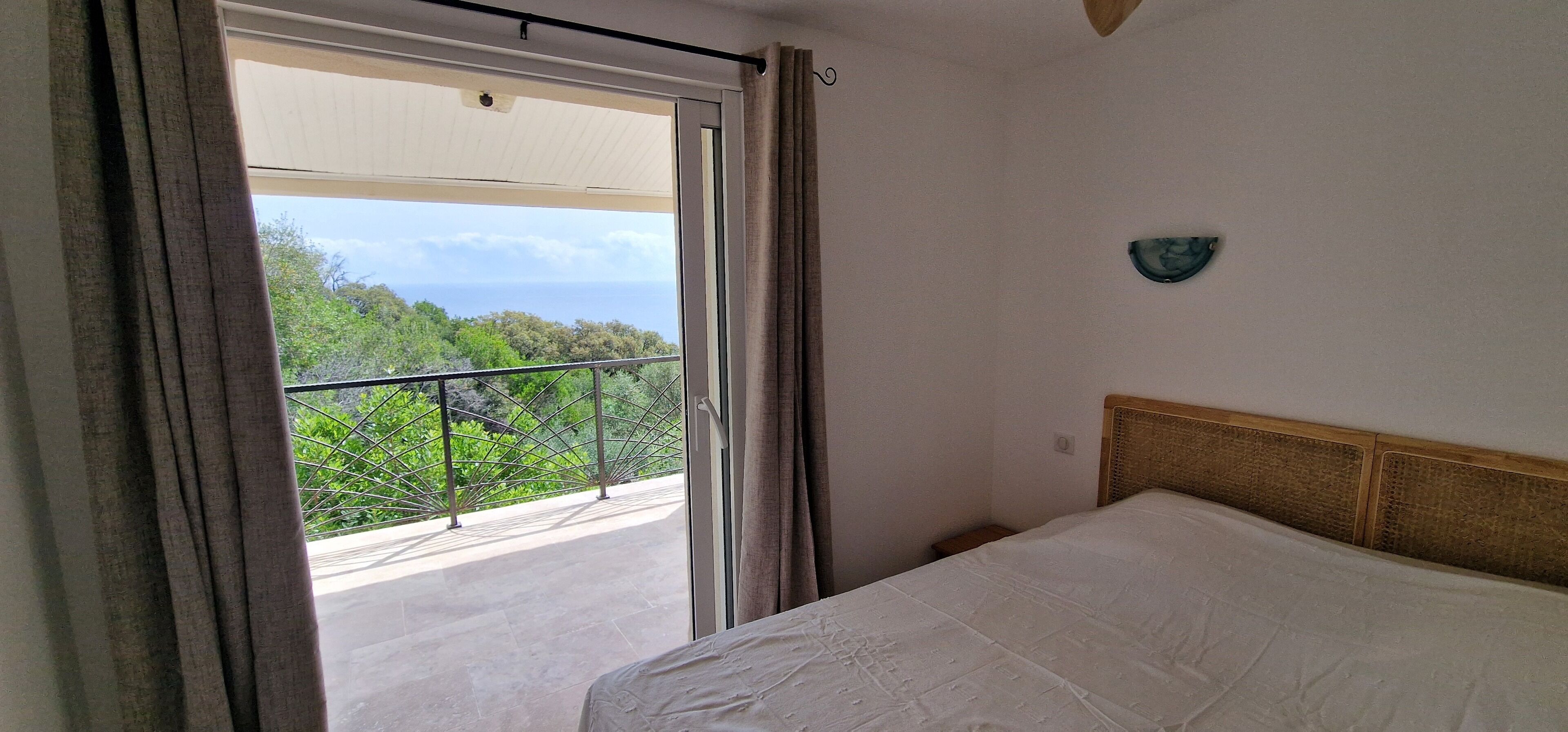 4 chambres, fer et planche à repasser, Wi-Fi, draps fournis