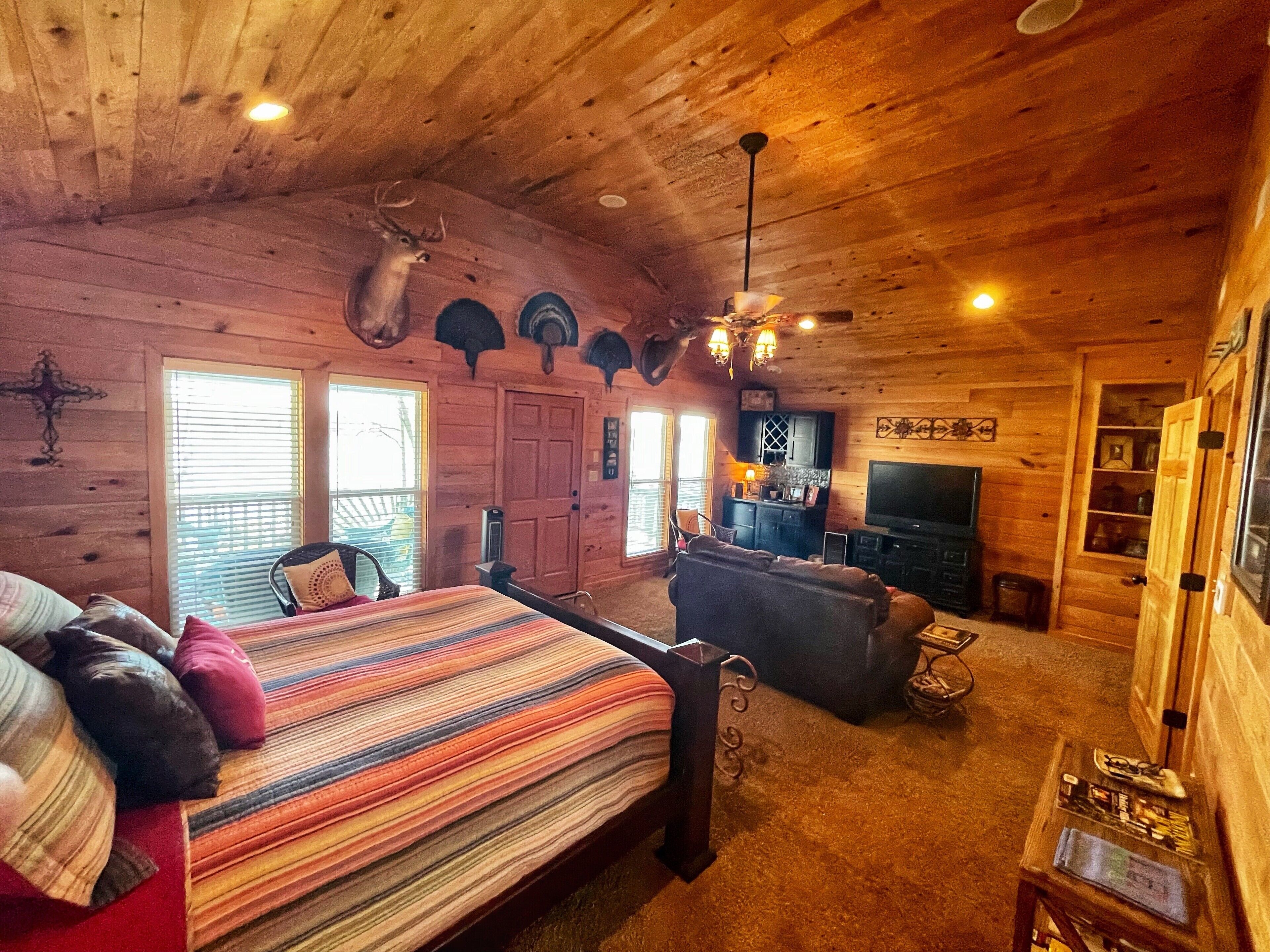 Moon Lake Escape on the water & near Clarksdale, MS & Helena, AR 