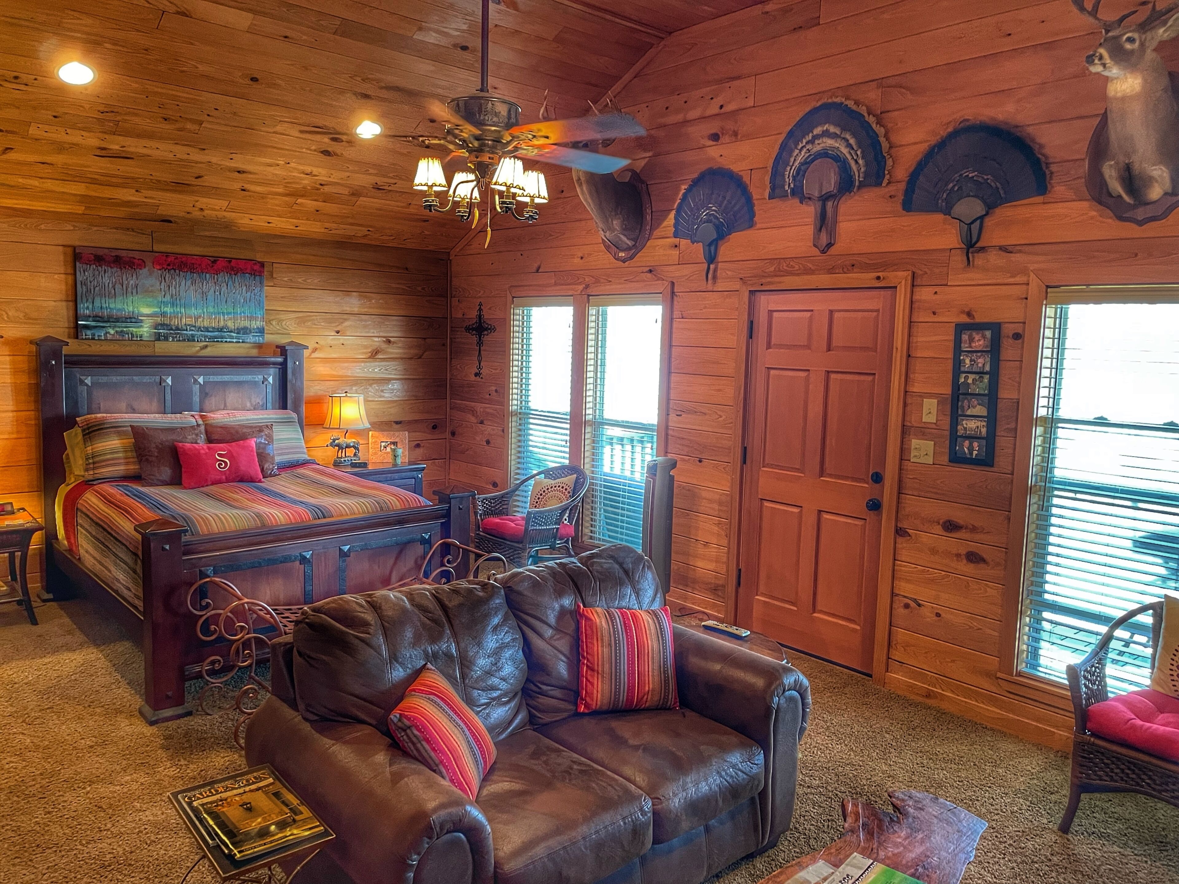 Moon Lake Escape on the water & near Clarksdale, MS & Helena, AR 