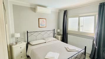 5 bedrooms, desk, iron/ironing board, free WiFi