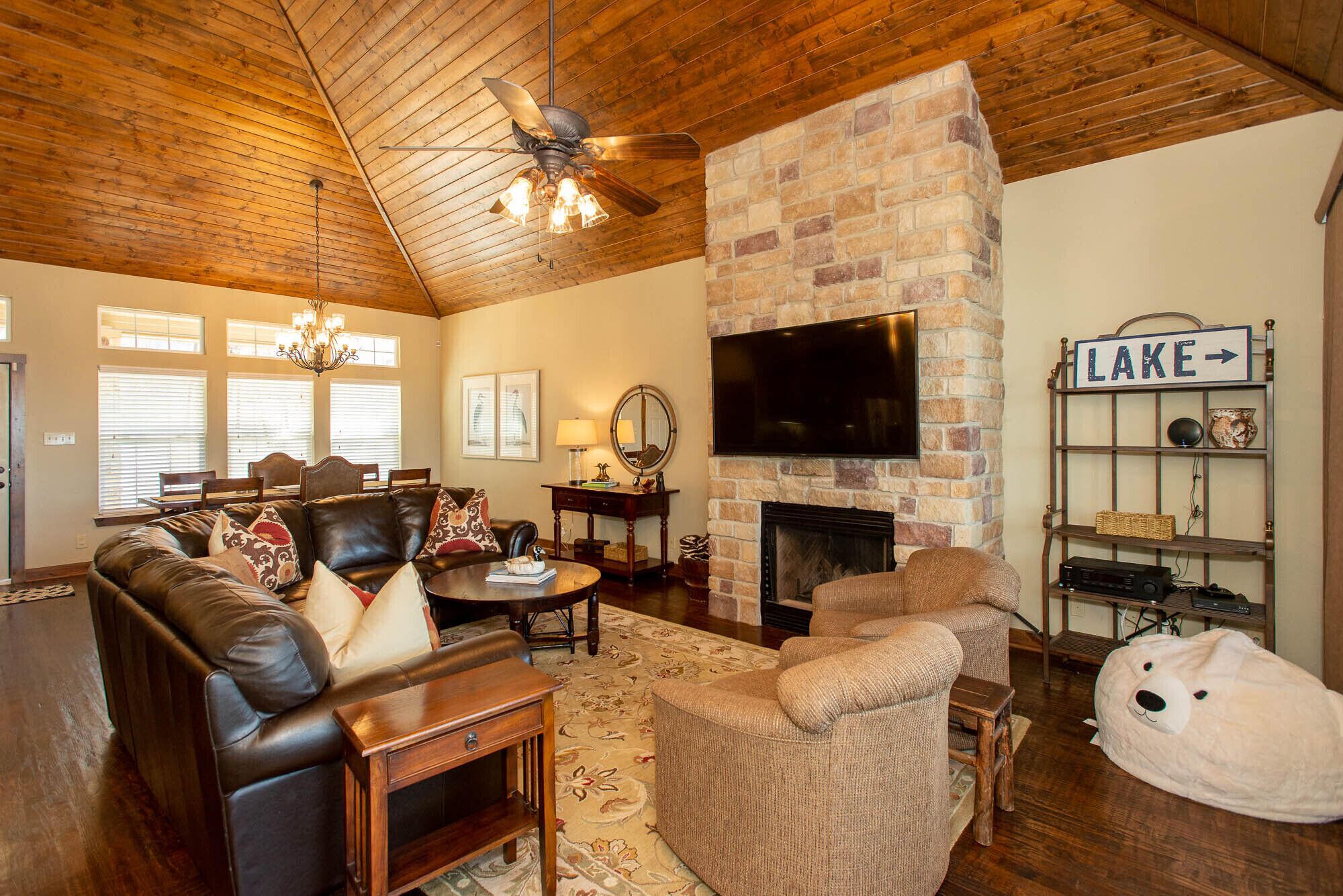 50 Off in October 2023 Beautifully Updated Family Getaway on Cedar Creek Lake