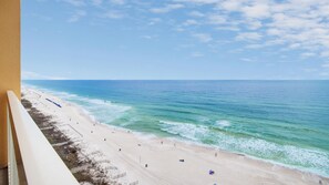 Apartment, Mehrere Betten, Balkon, Meerblick (Calypso Resort 1203e) | Strand | Am Strand