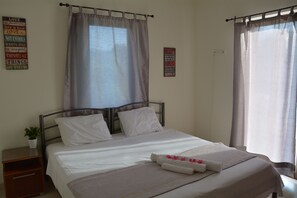 3 bedrooms, free WiFi - Beautiful Villa in a traditional village (CHANIA)