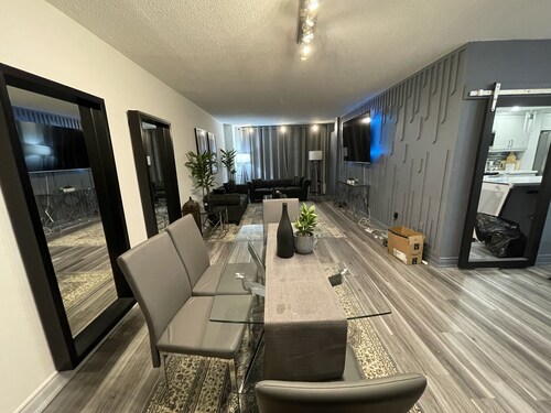 Beautiful renovated 2bedroom Condo near Airport