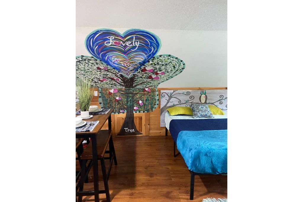 “Lovely Tree”Bunk House&Pool@The House on the Hill