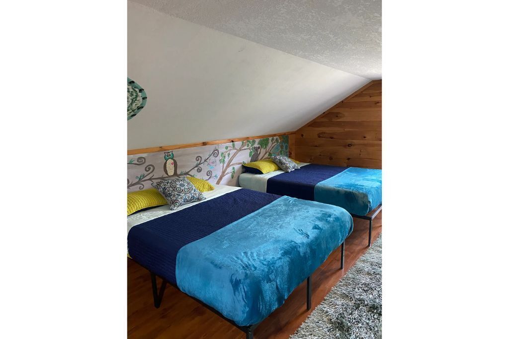 “Lovely Tree”Bunk House&Pool@The House on the Hill