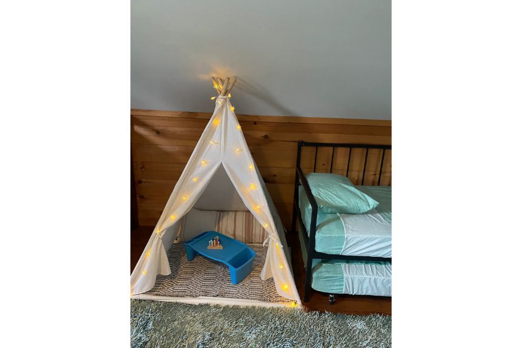 “Lovely Tree”Bunk House&Pool@The House on the Hill