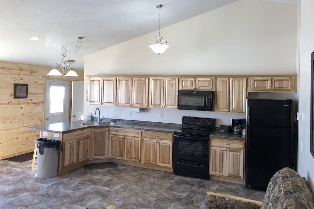 Cabin 13 Lakefront Family/Pet Friendly Resort Amenities Fishing Dock
