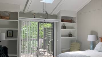 3 bedrooms, desk, free WiFi, bed sheets