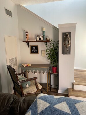 Interior - Orlando, Kissimmee Townhome 10 Minutes from Disney Parks QUEEN BEDS (Kissimmee)