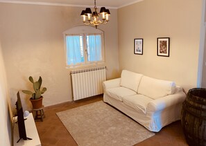 Living area - The House in the Fields_Country House (Lombardia)