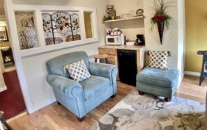 Edgewood Terrace | Tabla de planchar con plancha, wifi gratis, ropa de cama