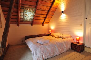 3 chambres, bureau, accès au Wi-Fi (inclus), literie fournie