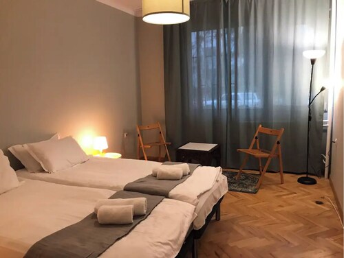EU metro station, lovely 3-bedroom ap+free parking