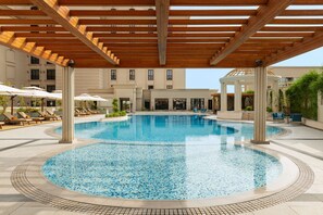 Outdoor pool - Le Royal Méridien Place Vendôme Lusail (Lusail)