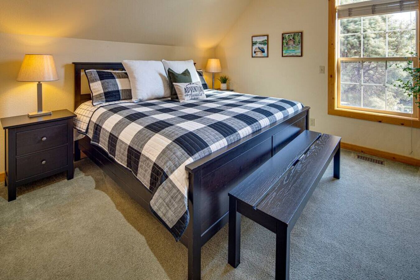 3 bedrooms, desk, iron/ironing board, free WiFi