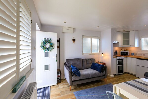 Smart TV, DVD player