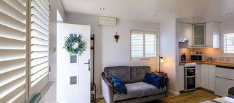 1 Bedroom annex convenient for Saundersfoot & Tenby with parking