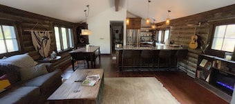 Sleepy Hollow Retreat with Hot Tub + Barrel Sauna