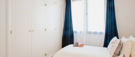 2 bedrooms, in-room safe, iron/ironing board, travel cot