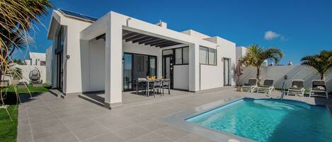 Piscine extérieure, piscine chauffée