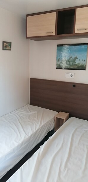 2 bedrooms - Pleasant, fully-equipped mobile home in a friendly, family atmosphere (Port-la-Nouvelle)