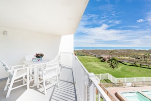 Outdoor dining - Sandcastle Condominiums Unit 213 (Port Aransas)