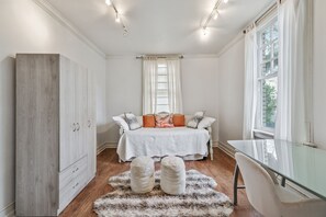 3 bedrooms, desk, iron/ironing board, free WiFi - Amazing and Spacious Home just steps away from St. Charles Avenue! (New Orleans)