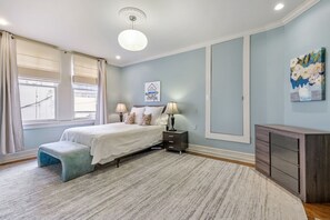 3 bedrooms, desk, iron/ironing board, free WiFi