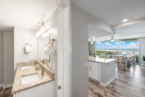 Fridge, microwave, oven, stovetop - Sandcastle Condominiums Unit 404 (Port Aransas)