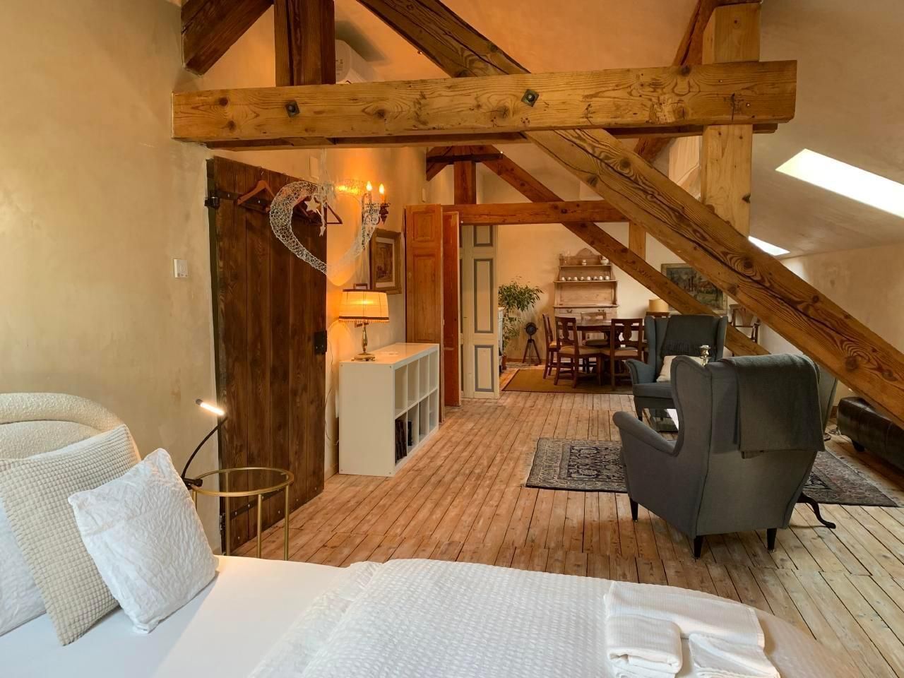 1 bedroom, iron/ironing board, free Internet