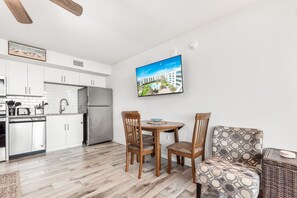 Fridge, microwave, oven, stovetop - Sandcastle Condominiums Unit 503 (Port Aransas)