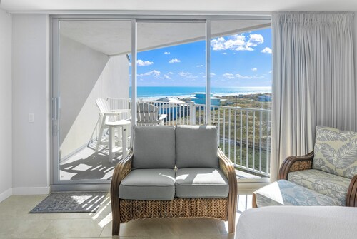 Sandcastle Condominiums Unit 528