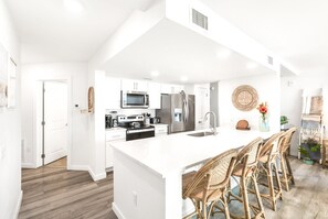 Fridge, microwave, oven, stovetop - Sandcastle Condominiums Unit 533 (Port Aransas)