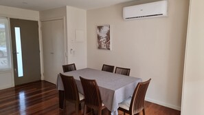 تناول الطعام