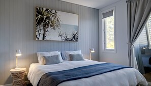 5 bedrooms, iron/ironing board, free WiFi, bed sheets - Pandanas 17B at Mollymook Beach (Mollymook Beach)