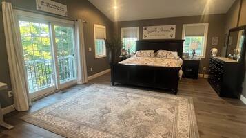 5 bedrooms, iron/ironing board, WiFi, bed sheets