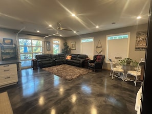 Smart TV, fireplace - Executive Lakehome on Gull Lake – Fully Furnished  30+ Day Stays Amazing Views (Nisswa)
