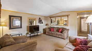 House | Living area | 46-inch flat-screen TV with satellite channels, TV