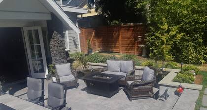 Upscale Home, Backyard Haven - pet friendly - 10 Minutes to Downtown.