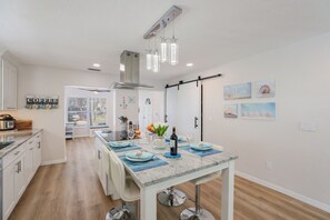 Fridge, microwave, oven, stovetop - Bliss by the Beach by Beach Boutique Rentals (Anna Maria)