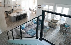 Smart TV - 3-min walk to Private Beach, The Ocean Eyes House 4BR/4.5BA, Pool, Tennis, Gated (Miramar Beach)