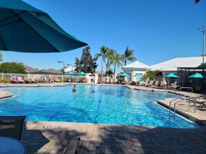 Piscine extérieure, piscine chauffée