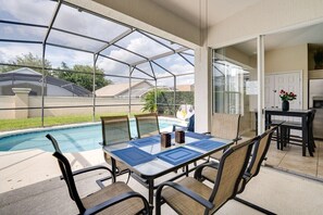 屋外ダイニングエリア