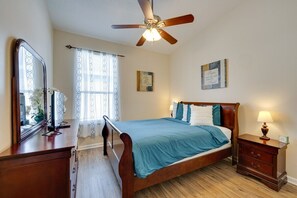 4 Schlafzimmer, Schreibtisch, Bügeleisen/Bügelbrett, kostenloses WLAN