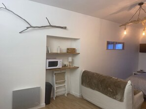 1 bedroom, iron/ironing board, bed sheets
