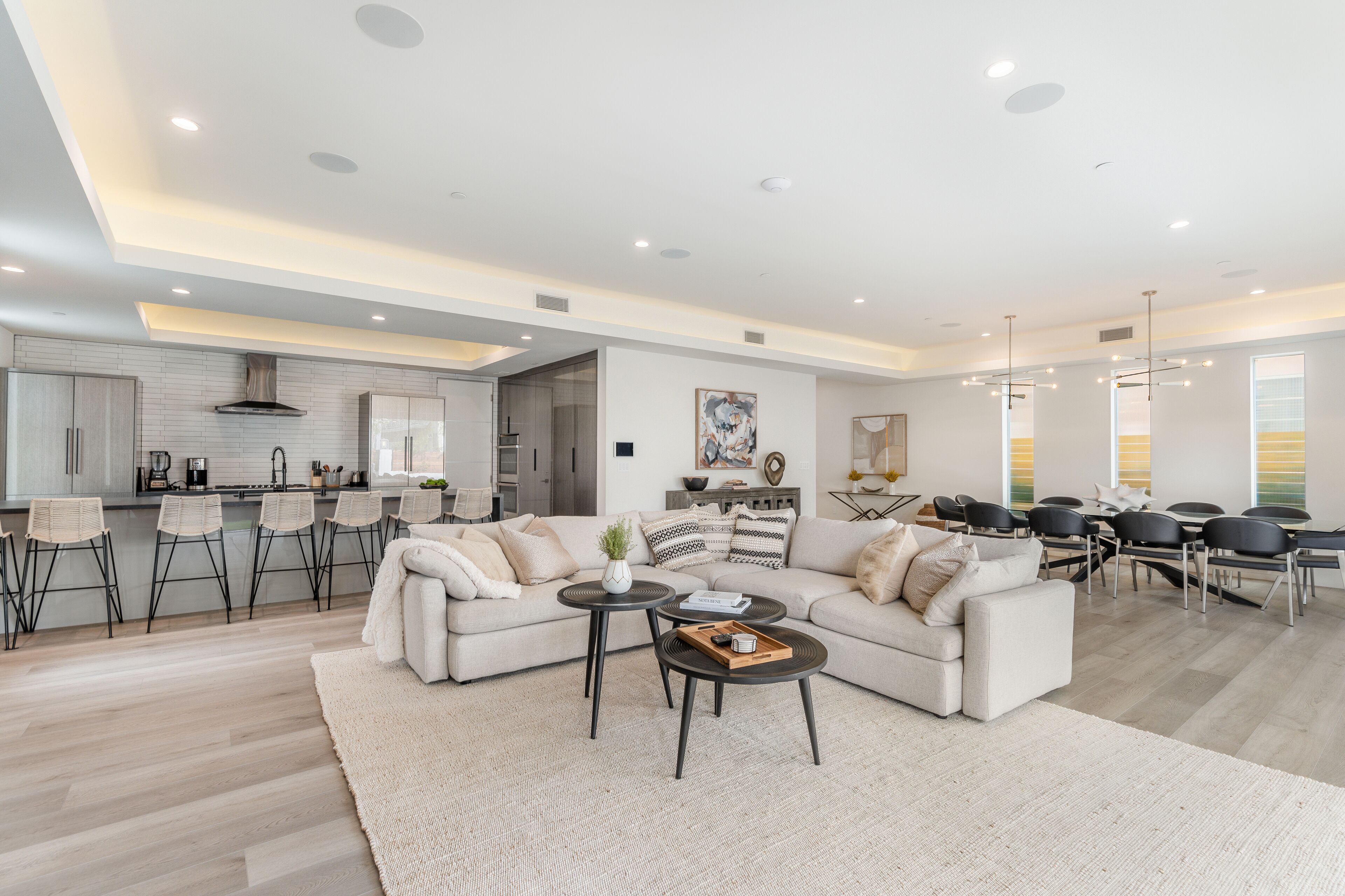 AMAZING 5BDR-LOCATION!!-360 VIEWS