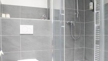 Bruser, håndklæder, Sæbe, Toiletpapir